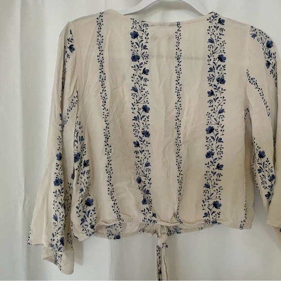 American Eagle outfitters Tie front Top medium (READ) - Picture 3 of 7